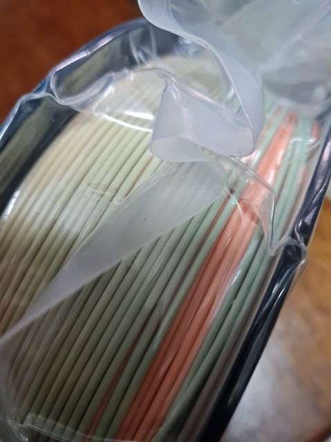 Rainbow 3 Silk Filamento PLA FREMOVER CON CAJA x1kg - Imagen 3